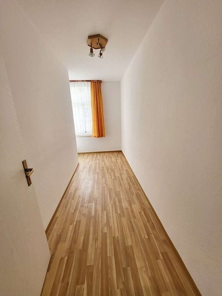 Immobilie in Heinsdorfergrund - 1 1/2-Raum-Wohnung im 1.Obergeschoß mit Lift und Einbauküche - Bild 4