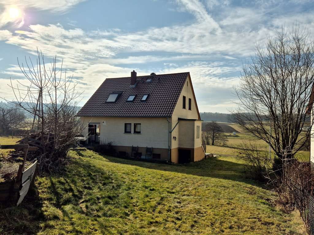 Immobilie in Heidenrod - Viel Platz für Familie, Alltag und Leben / freistehendes EFH - Bild 1