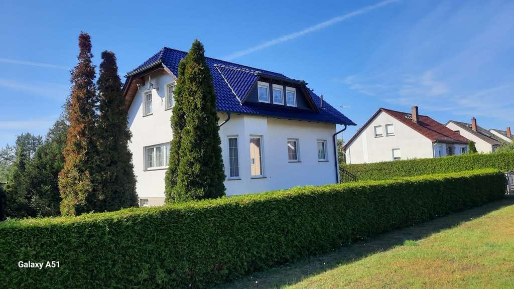 Immobilie in Rietzneuendorf-Staakow - Traumhaftes Einfamilienhaus mit Vollkeller und großzügiger Garage / Werkstatt - Bild 1