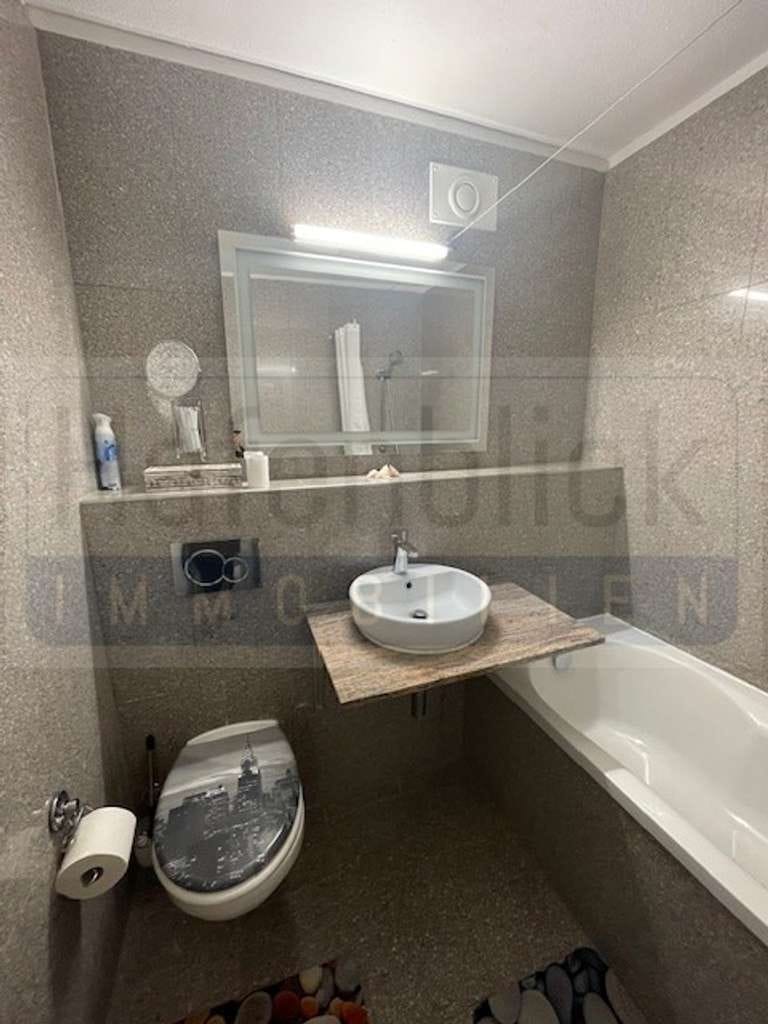Immobilie in Sierksdorf - Ostseedomizil mit seitlichem Meerblick-modernisierte 2,5 Zi Wohnung - Bild 3