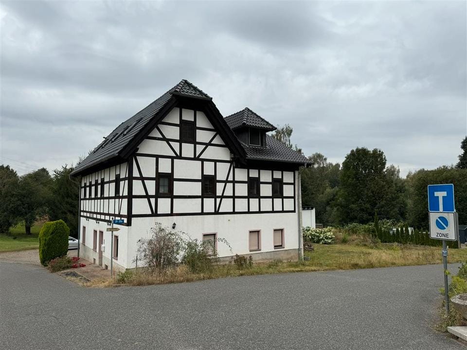Immobilie in Hartha - 1996 neu aufgebautes Einfamilienhaus mit Einliegerwohnbereich in idyllischer Lage eines Ortsteils der Stadt Hartha - Bild 0