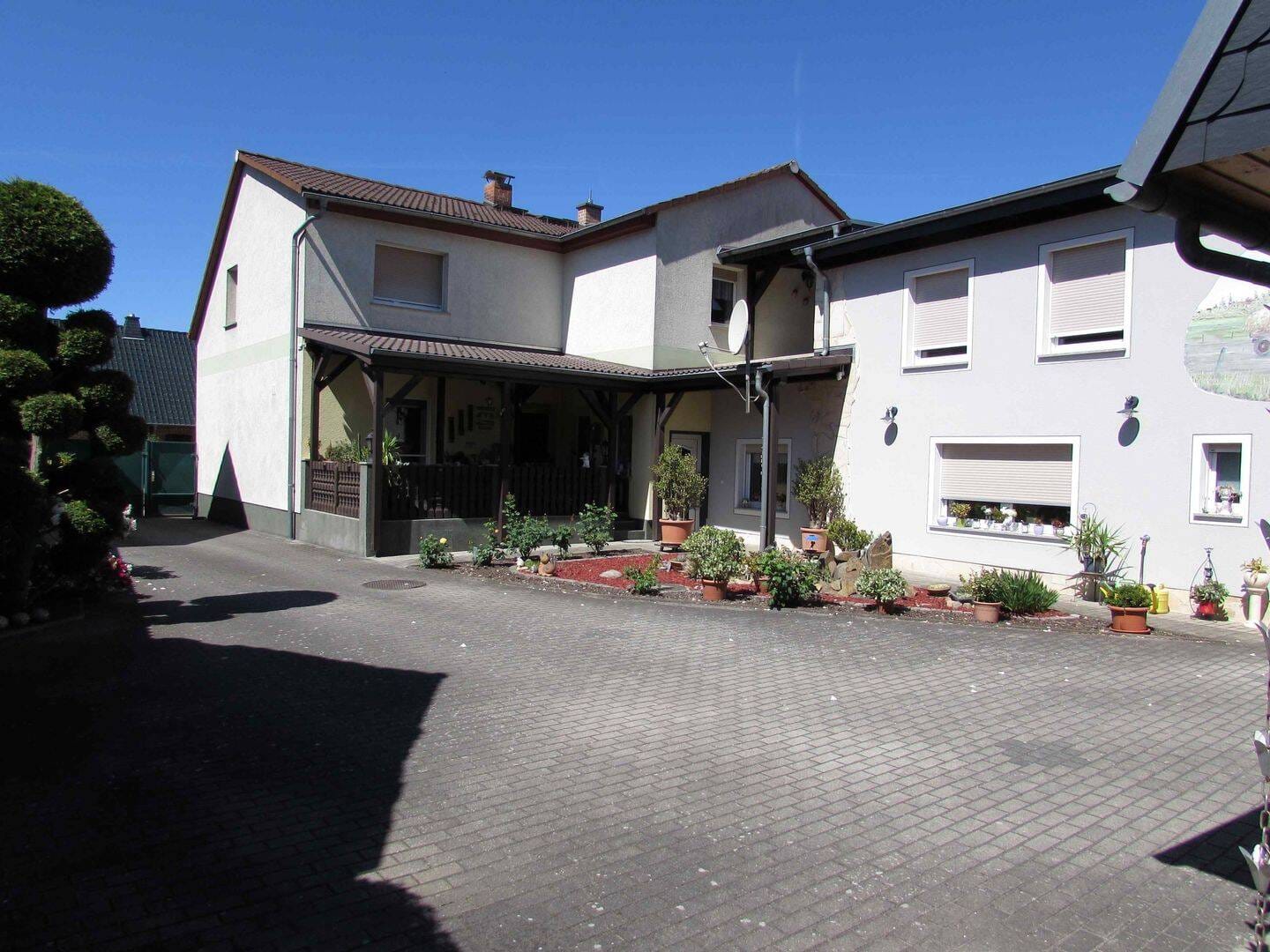 Immobilie in Schwarzheide - excl. Wohnhaus mit 3 Bäder, Doppelcarport und NG in ruhiger Lage von Schwarzheide - Bild 0