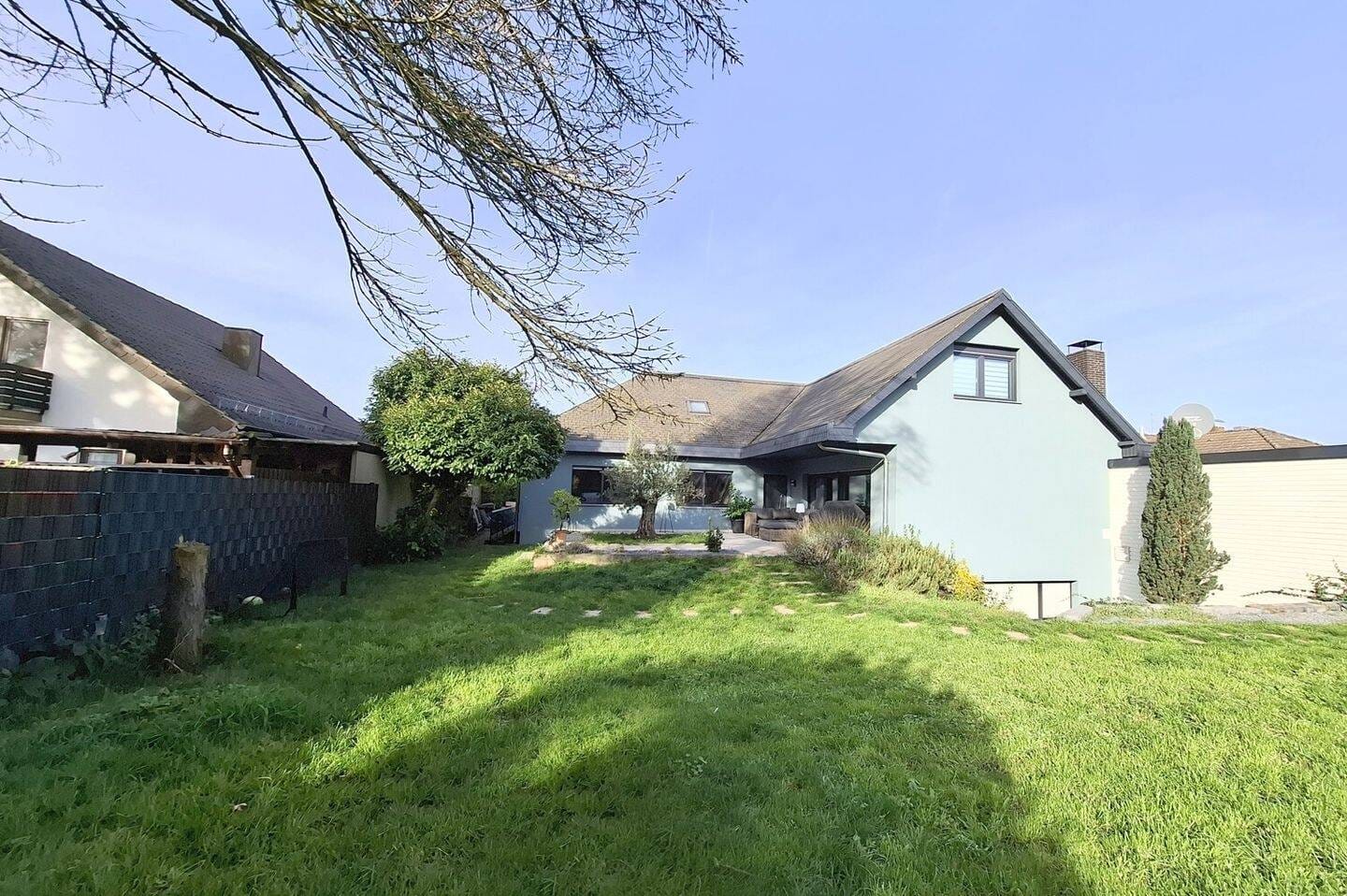 Immobilie in Otterstadt - stilvoll modernisiertes Einfamilienhaus mit viel Platz im Bungalowstil - Bild 1