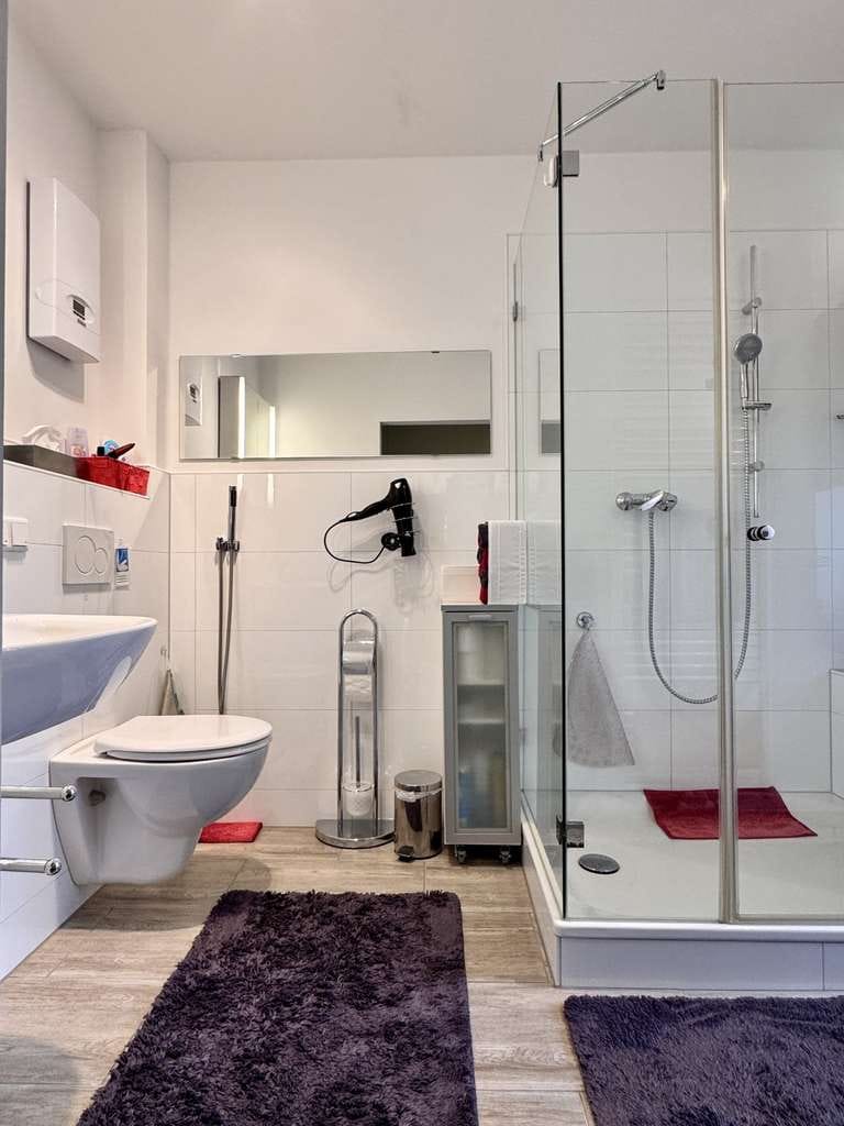 Immobilie in Hilden - Attraktives Wohninvestment mit zusätzlichem Haus-im-Haus-Konzept in Hilden. - Bild 3