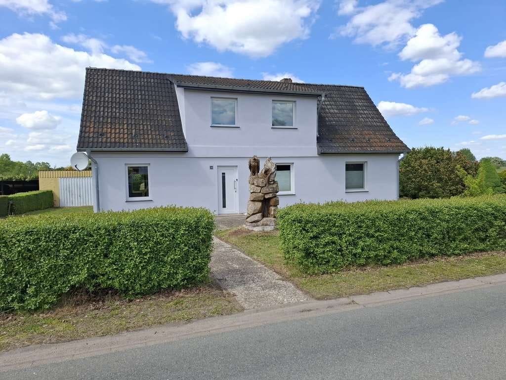 Immobilie in Holthusen - Charmantes EFH in Holthusen,  nahe Schwerin, Wfl. 170m² mit großem Garten 2.161m² und Pool  - Bild 0