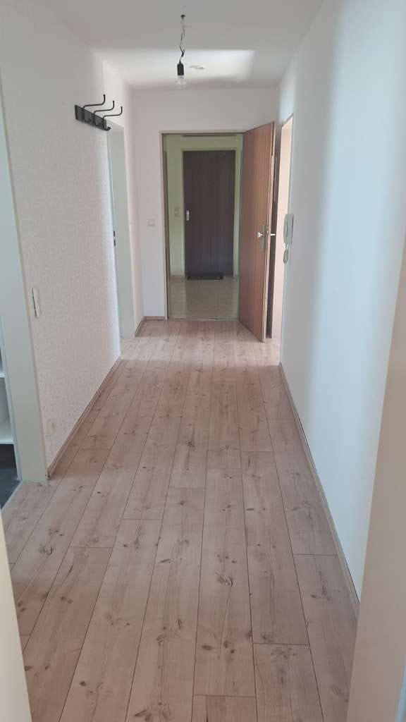Immobilie in Sulzberg - Modernisierte Dachgeschosswohnung mit Tiefgaragenstellplatz in zentraler Lage von Sulz PROVISIOSFREI - Bild 2