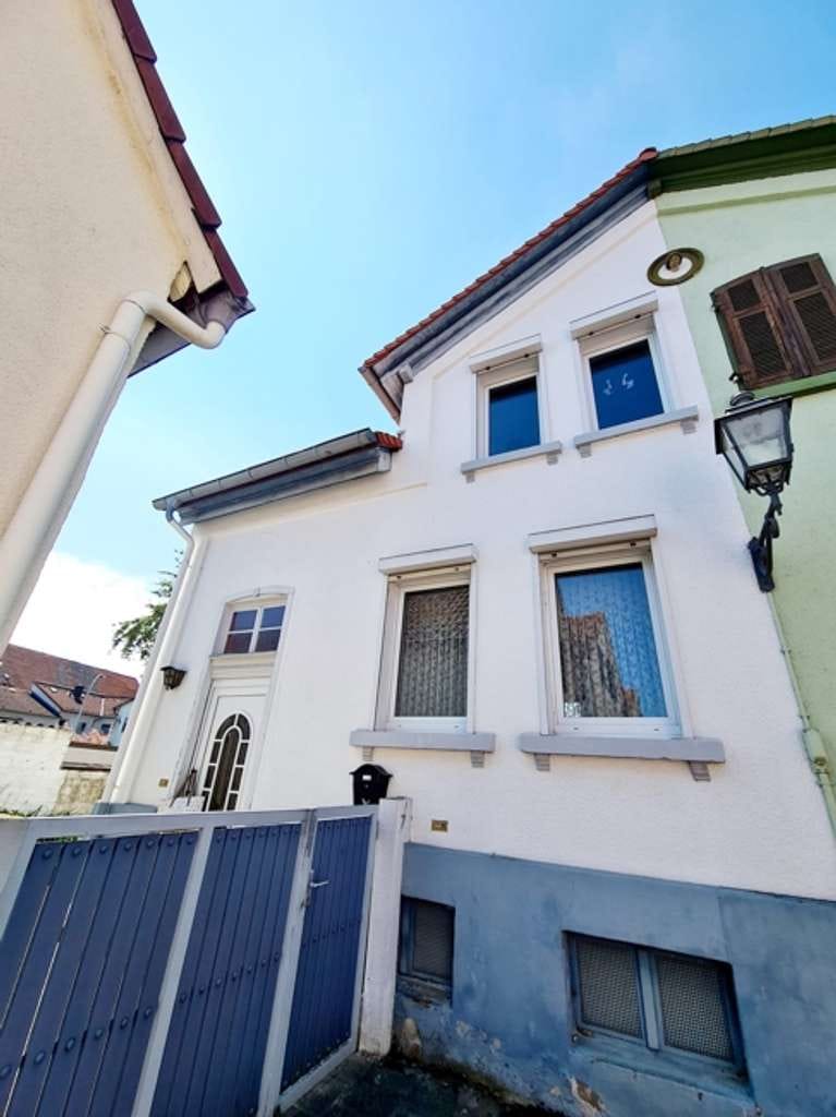 Immobilie in Bad Homburg vor der Höhe - Charmante Doppelhaushälfte mit Potenzial in ruhiger Ortslage - Bild 2