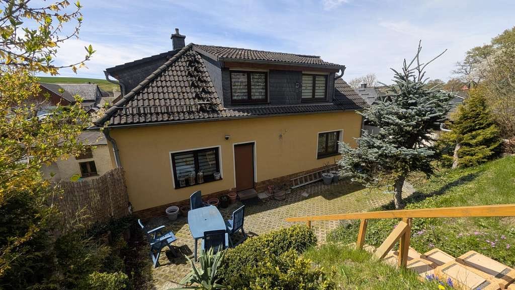 Immobilie in Remptendorf - Zwei Fliegen mit einer Klappe: Saniertes Wohngefühl im Neubau – freie Hand im Altbau - Bild 0