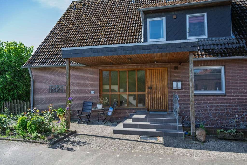 Immobilie in Ebstorf - Gepflegtes Zweifamilienhaus in ruhiger Wohnlage von Ebstorf - Bild 1