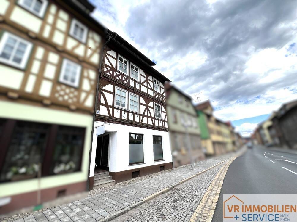 Immobilie in Wasungen - Kapitalanlage mit Perspektive: Denkmalgeschütztes Wohn- und Geschäftshaus mit solider Mieteinnahme in 98634 Wasungen! - Bild 0