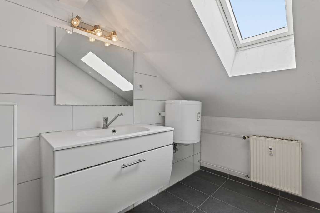 Immobilie in Linkenheim-Hochstetten - Gepflegte 2,5-Zimmer-Dachgeschosswohnung in Linkenheim – kompakt und hell - Bild 4