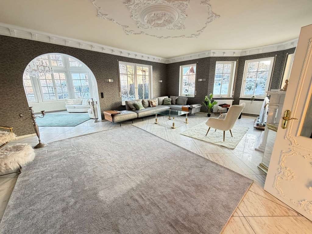 Immobilie in Hohenahr - 300 m² Wohlfühlfläche! Imposantes Einfamilienhaus mit Potenzial für Einliegerwohnung in Hohenahr - Bild 3