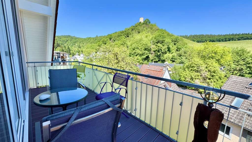 Immobilie in Kiedrich - * Kiedrich: Wohnen mit Ausblick – großzügige Maisonettewohnung mit zwei Balkonen und einer Loggia * - Bild 4