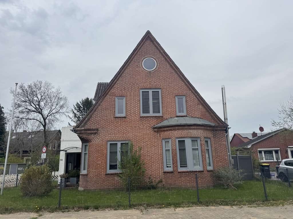Immobilie in Buchholz - Freistehendes Einfamilienhaus mit Balkon und Terrasse - Bild 2