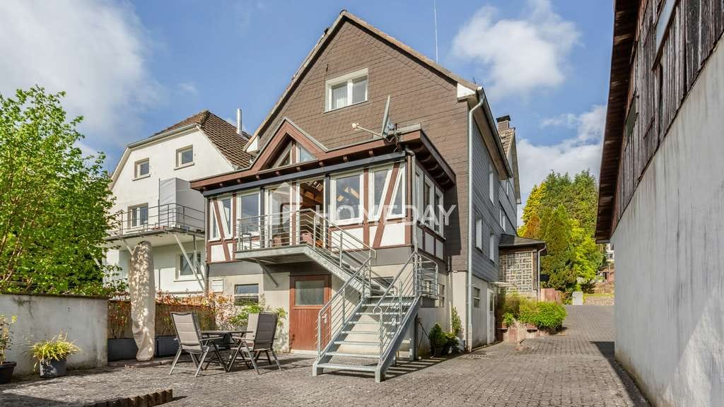 Immobilie in Wiehl - Großzügige Doppelhaushälfte in Wiehl mit Garten und flexiblem Wohnkonzept - Bild 0
