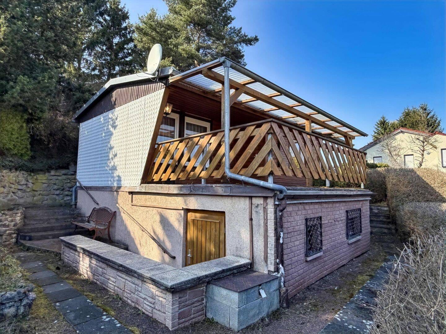Immobilie in Georgenthal - "Zurück zur Natur" Attraktiver Bungalow mit privaten Grundstück und Weitblick - Bild 0