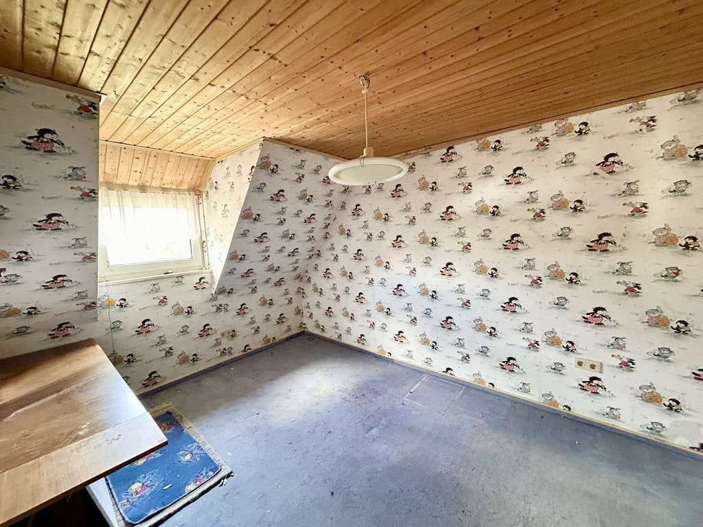 Immobilie in Weiden in der Oberpfalz - PROVISIONSFREI: Gut geschnittenes Ein-/Zweifamilienhaus mit viel Potenzial in beliebter Wohnlage - Bild 3
