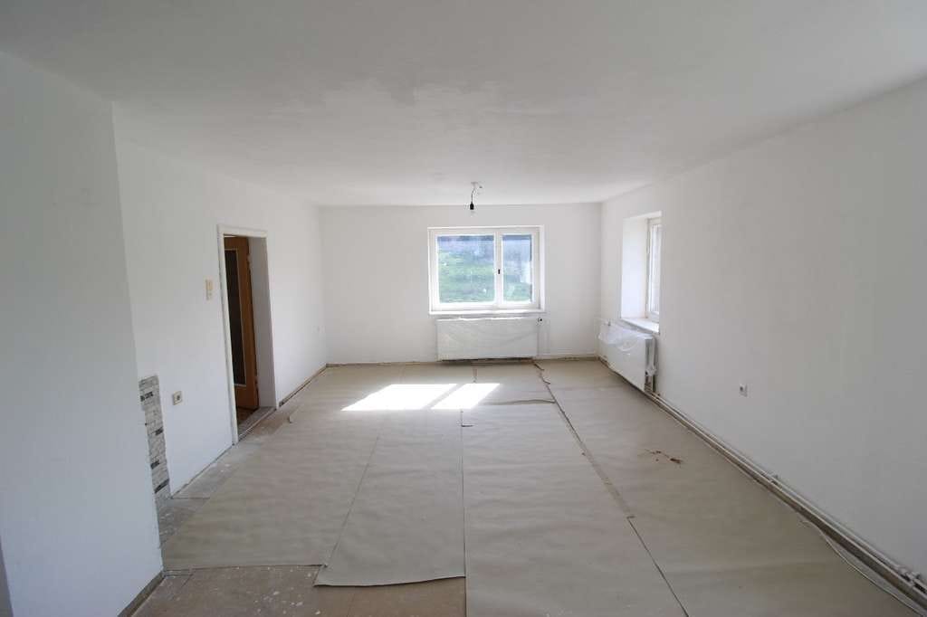 Immobilie in Penig - Wohnhaus mit Nebengebäude zum grundlegenden Ausbau - Bild 4