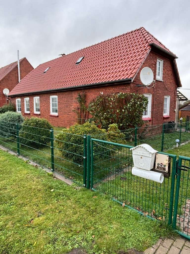 Immobilie in Amt Neuhaus - Provisionsfrei - sanierungsbedürftiges Landhaus auf großem Grundstück mit Elbeweitblick - Bild 0