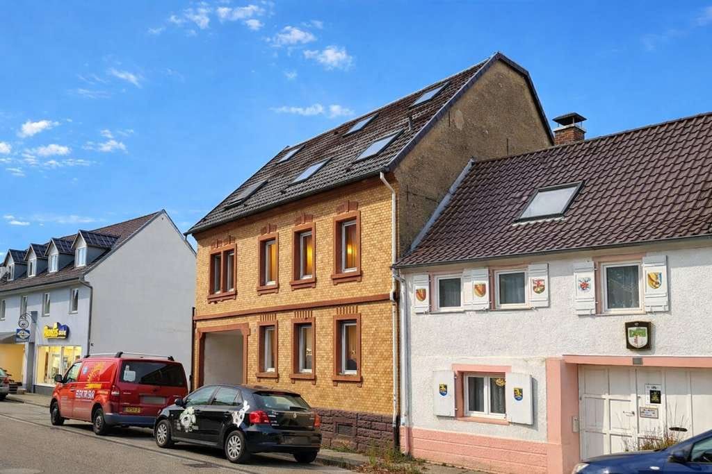 Immobilie in Weingarten - Vollvermietetes Mehrfamilienhaus in Weingarten – Solide Kapitalanlage mit Wertsteigerungspotenzial - Bild 0