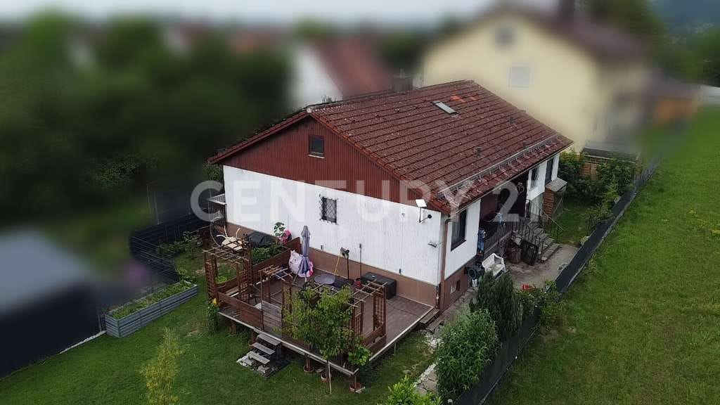 Immobilie in Donaustauf - Großzügiges Grundstück mit Wohnhaus in ruhiger Lage von Donaustauf - Bild 1