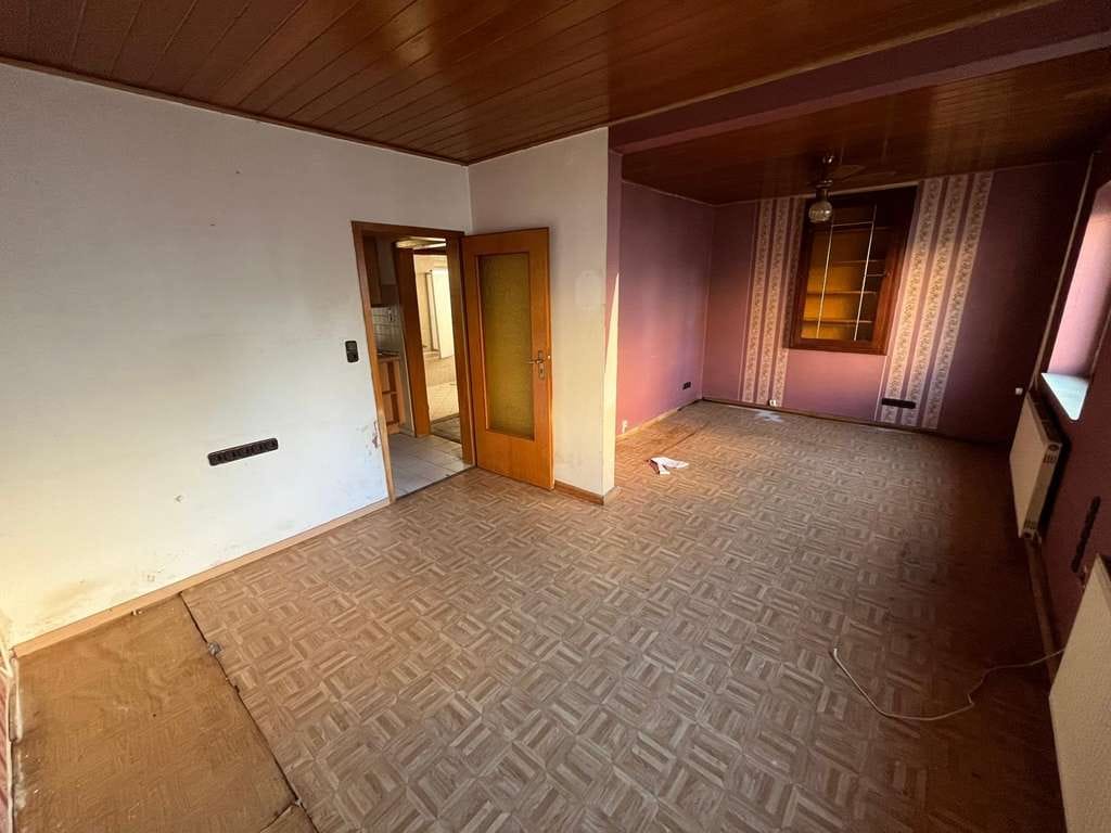 Immobilie in Nidderau - Einfamilienhaus in Nidderau - ca. 120 m² Wohnfläche, Garten, Garage, sanierungsbedürftig - Bild 4