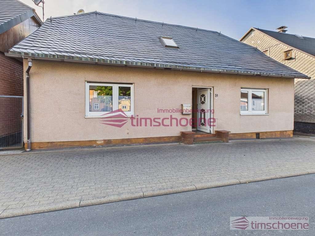 Immobilie in Großbreitenbach - Raum für Familie, Hobby und Handwerk – Einfamilienhaus mit Garage und weitläufigem Garten*** - Bild 1