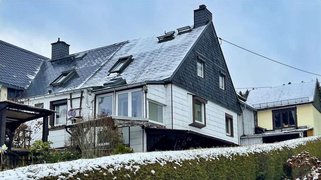 Immobilie in Grünhain-Beierfeld - Kleine Haushälfte in ruhiger Lage - Bild 1