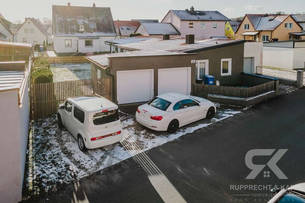 Immobilie in Grafenwöhr - Seltene Gelegenheit! Kernsanierter Bungalow auf schönem Grundstück in schöner Siedlung Grafenwöhr's - Bild 0