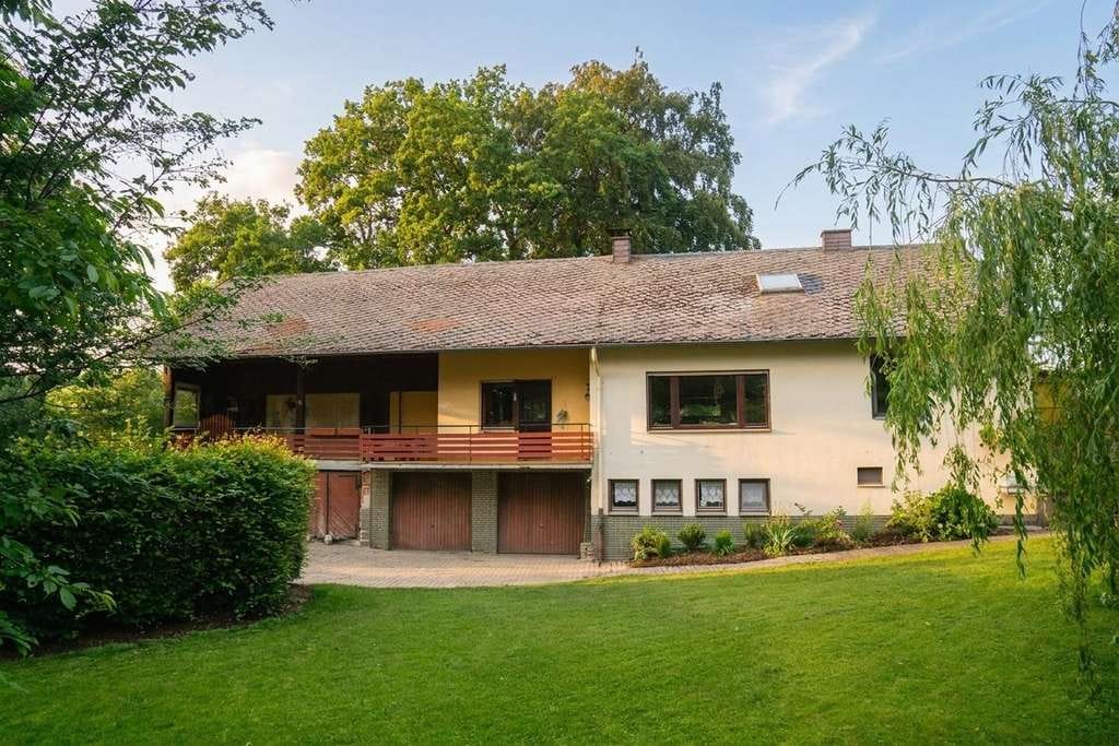 Immobilie in Aspisheim - Einzellage ohne Nachbarn: Hunsrück-Landsitz mit 1,4 Hektar Land & Eigenwald - Bild 4