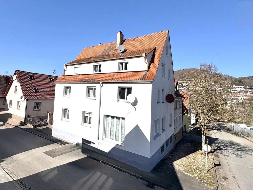 Immobilie in Albstadt - Attraktives Mehrfamilienhaus - gut vermietet - Bild 0