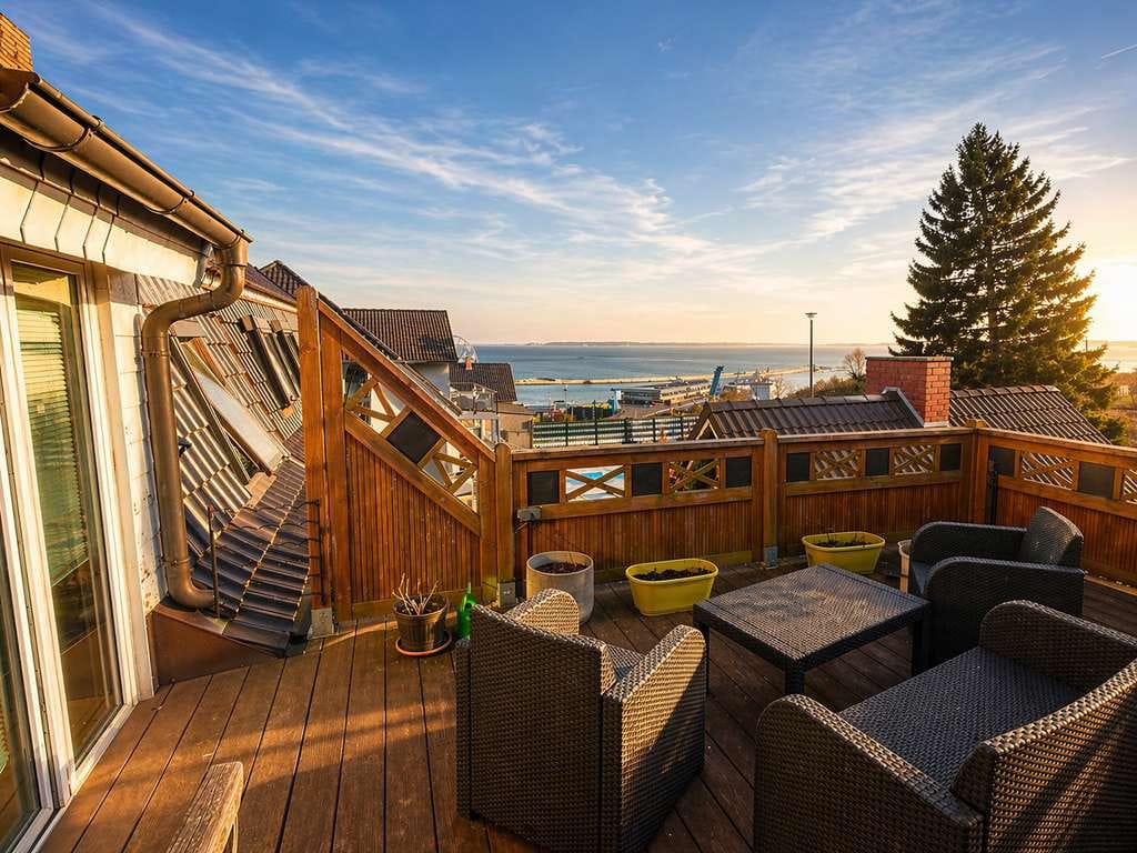 Immobilie in Sassnitz - Doppelhaushälfte mit 2 Wohneinheiten, Dachterrasse und Ostseeblick in Sassnitz - Bild 0