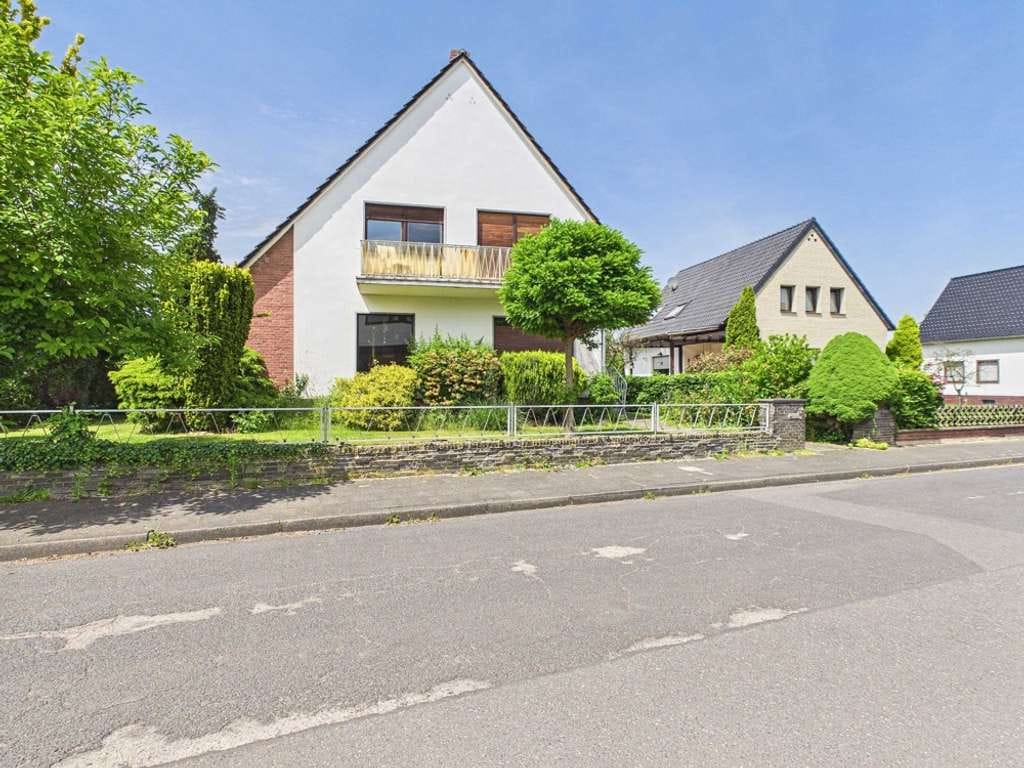 Immobilie in Kreuzau - Großzügiges Wohnhaus in ruhiger Ortslage von Kreuzau-Stockheim - Bild 2