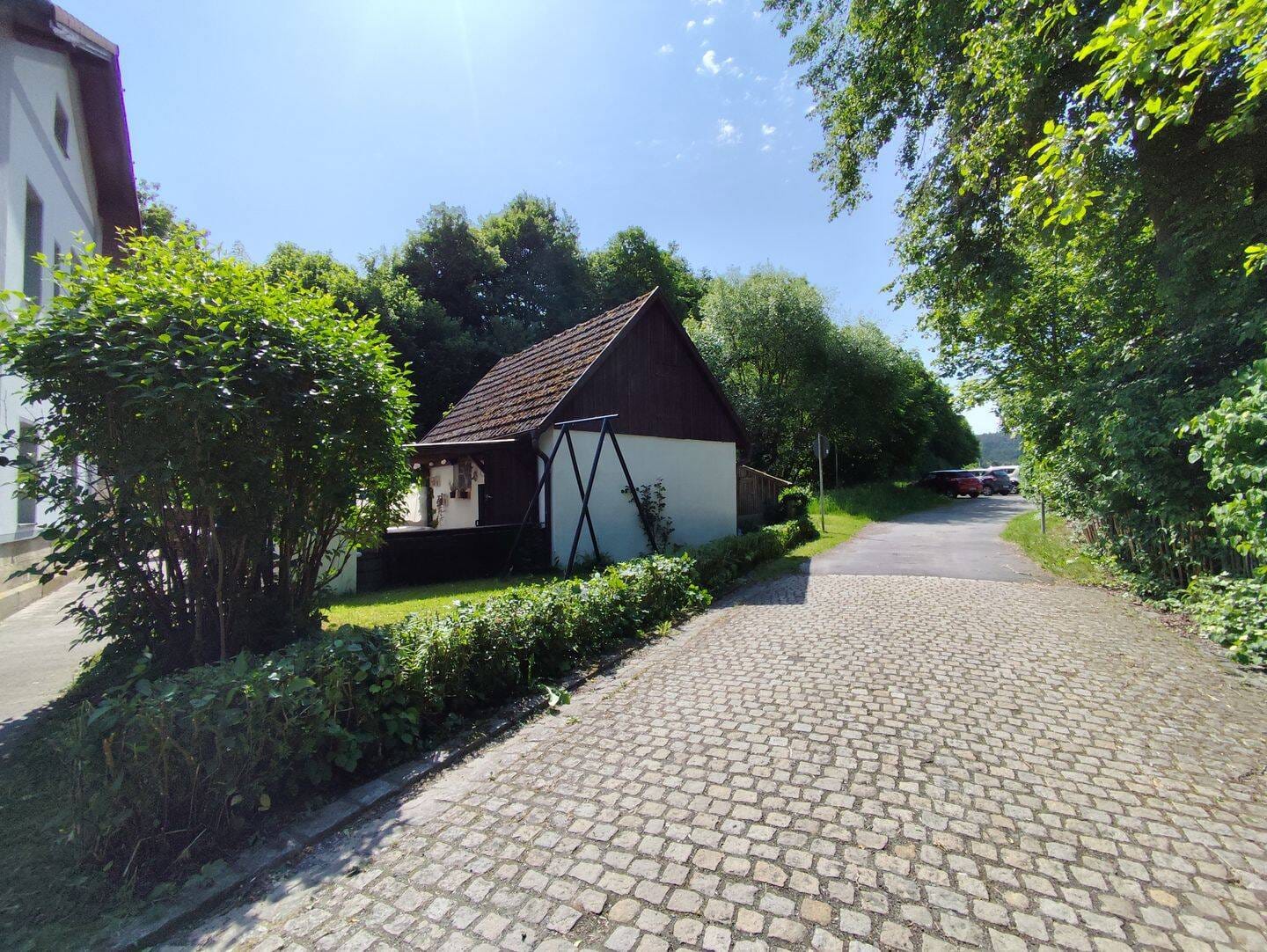 Immobilie in Trebgast - Historischer Charme trifft moderne Nachhaltigkeit: Liebevoll saniertes Einfamilienhaus in 95349 Trebgast mit Werkstatt, Garten und PV-Autarkie! - Bild 2