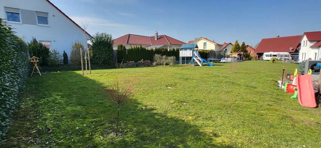 Immobilie in Hardegsen - Barrierefrei wohnen, großes Einfamilienhaus fast neu - Bild 1