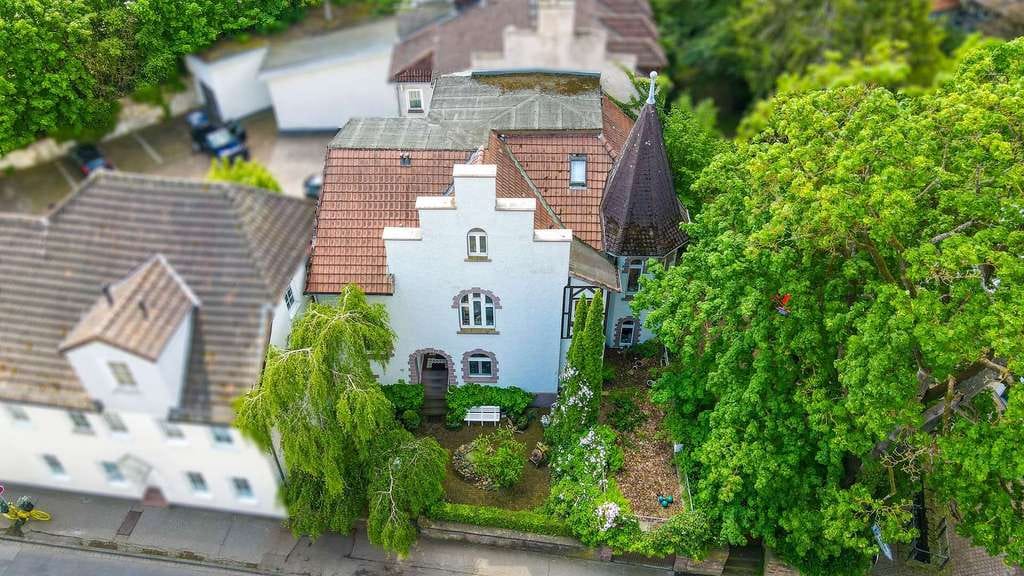 Immobilie in Höxter - Wohnen & Vermieten! Sanierte Altbau-Villa in Höxters historischer Altstadt mit Weserblick - Bild 1
