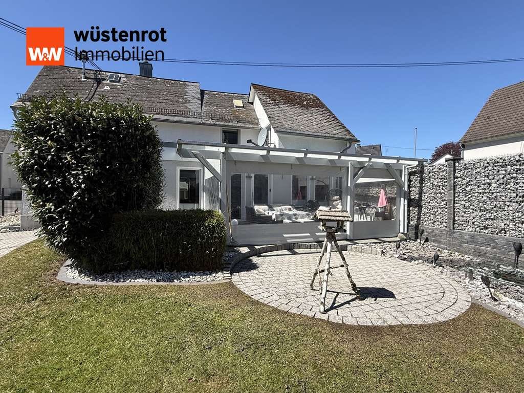 Immobilie in Dernbach (Westerwald) - Gemütlichkeit pur! Einfamilienhaus mit Garten sucht seine Familie, Dernbach! - Bild 0
