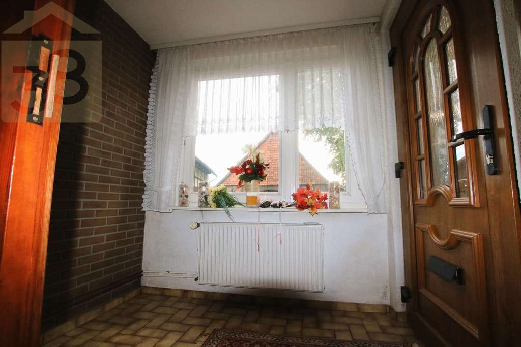 Immobilie in Lehre - Zweifamilienhaus mit 3.000 m² Grundstück und Scheune! Meine Immobilie = Mein Partner! - Bild 4