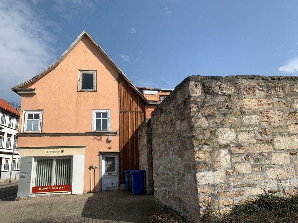 Immobilie in Mühlhausen - Sanierungsobjekt für Immobilienentwickler und Bauhandwerker - zentral gelegen - Bild 0
