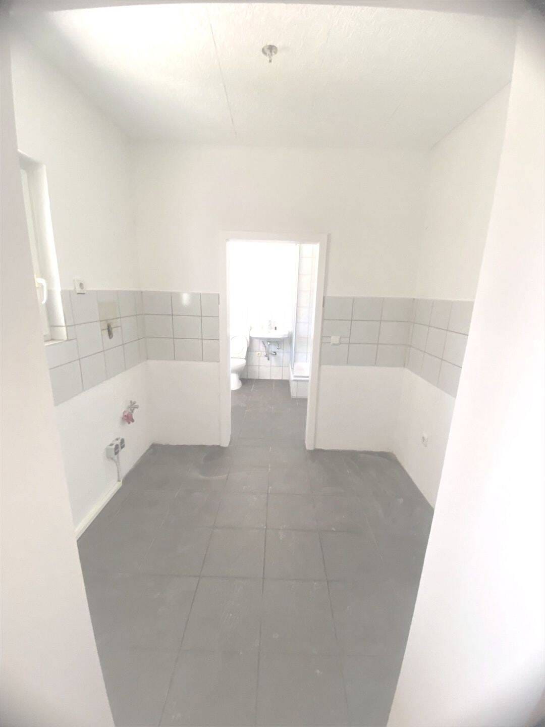 Immobilie in Saarlouis - Einseitig angebautes 3 Familienhaus in bevorzugter Lage - Bild 2