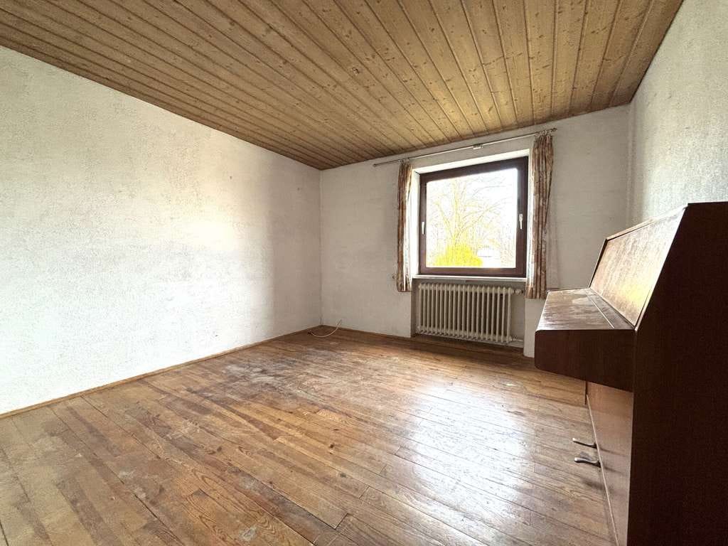 Immobilie in Dinkelscherben - Ein- oder Zweifamilienhaus als Sanierungsobjekt oder Neubauchance auf 894m² Grundstück - Bild 3