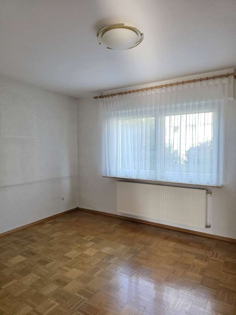 Immobilie in Kämpfelbach - **Kämpfelbach-Ersingen, gepflegtes und teilmodernisiertes 2 Familien-Haus mit Garten und Garage** - Bild 3