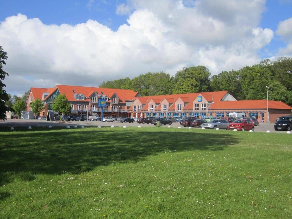 Immobilie in Hage - GROSSE MODERNE OG-WOHNUNG MIT BALKON | MITTEN IM ORT | ERSTBEZUG | FAHRSTUHL - Bild 3