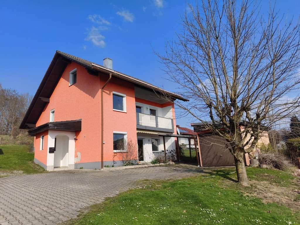 Immobilie in Auerbach - Auerbach/Engolling: Einfamilienhaus in ruhiger Wohnlage mit herrlichem Ausblick - Bild 0