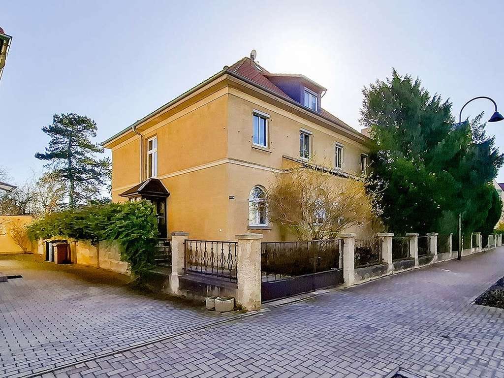 Immobilie in Naumburg (Saale) - Ehemaliges Schwestern-/Vikarshaus in attraktiver Zentrumsrandlage - Bild 1
