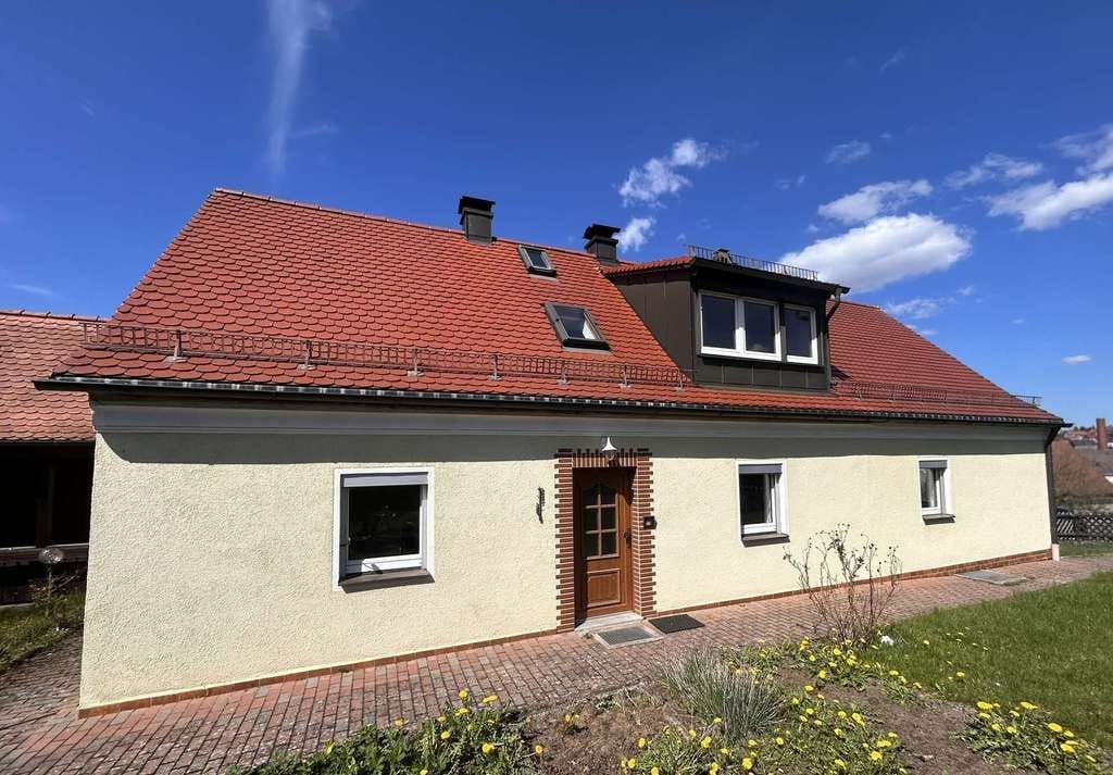 Immobilie in Erbendorf - PROVISIONSFREI: Gemütliches Haus mit Altbaucharme, großem Garten, Garage & Nebengebäuden - Bild 0