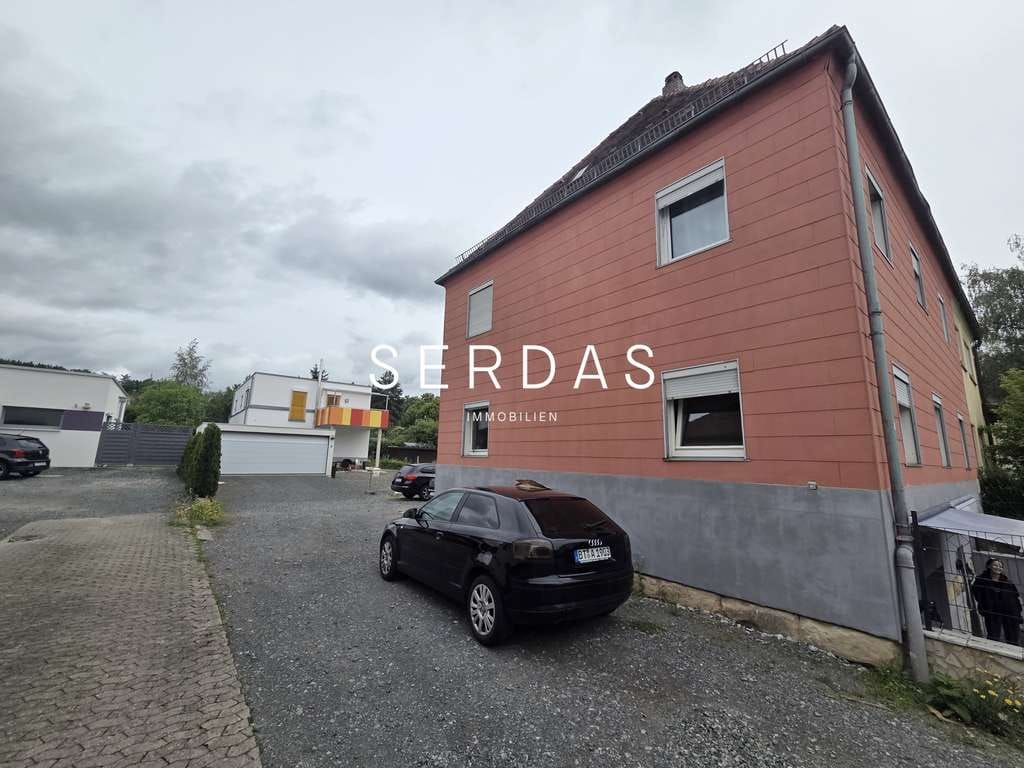 Immobilie in Bayreuth - Solides Dreifamilienhaus mit zusätzlicher Ausbaureserve - Bild 1