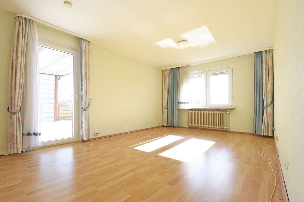 Immobilie in Gleichen - Individuelles Wohn- und Geschäftshaus mit herrlichem Ausblick und ehem. Kfz-Werkstatt - Bild 3