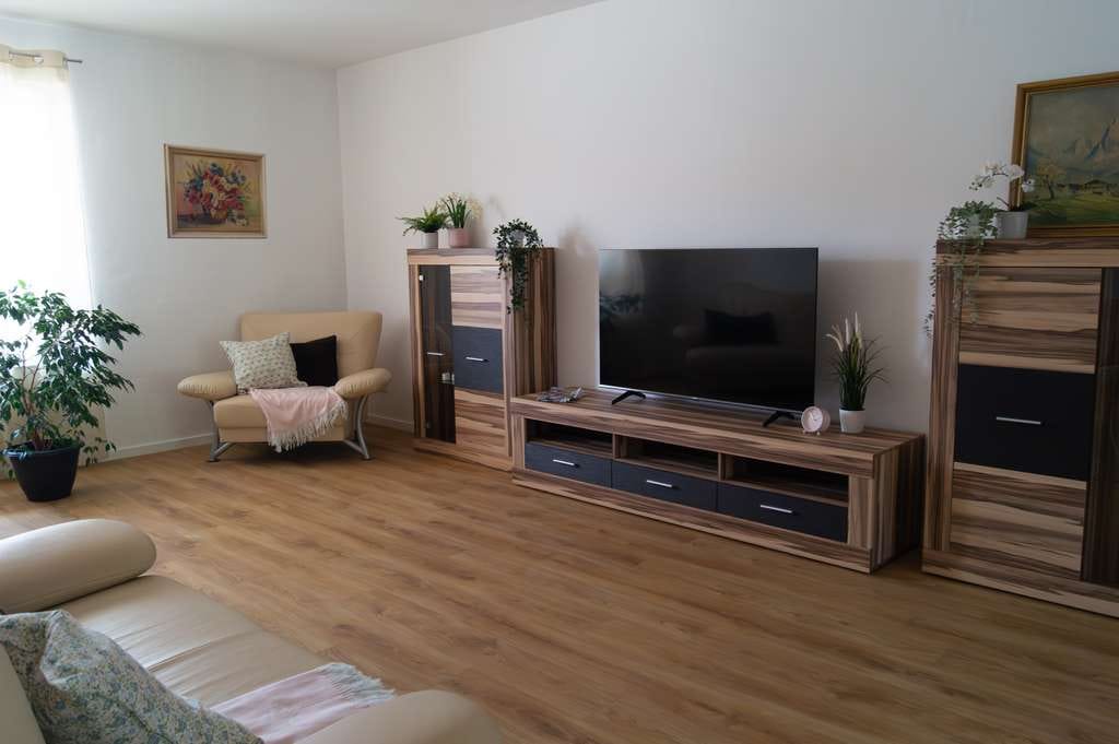 Immobilie in Aurachtal - *Attraktive Kapitalanlage in Top-Lage – über 4% Bruttorendite* Exklusives Appartement in Senioren WG - Bild 4