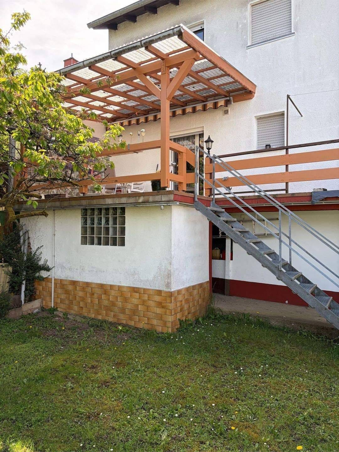 Immobilie in Vinningen - Schönes großzügiges Einfamilienhaus in zentraler Lage in Vinningen - Bild 2